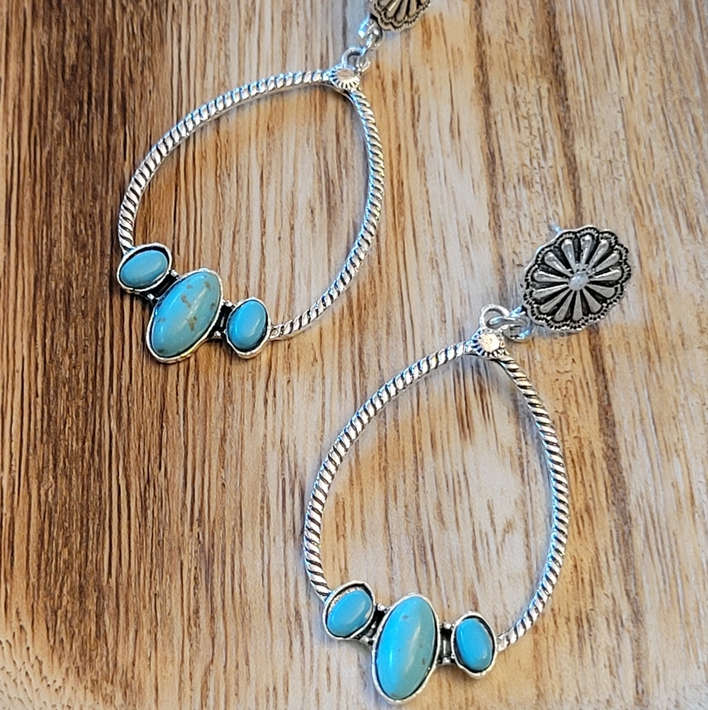 Three-Stone Turquoise Howlite Concho Twist Drop Dangle Earring, cowgirl chic - Picture 2 of 6